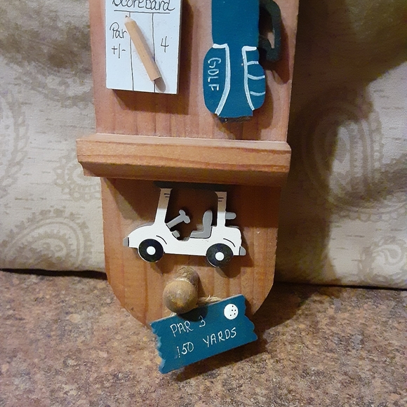 Golf Enthusiasts Decorative Solid Wood Wall Display. - Picture 6 of 7